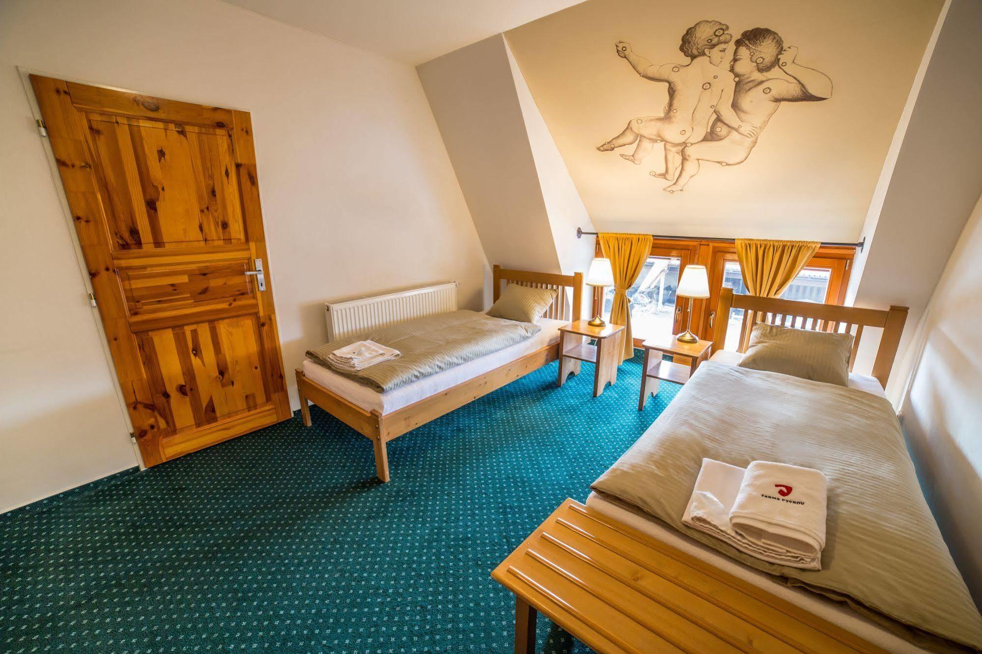 Hotel Farma Ptyrov Mnichovo Hradiště Exterior foto